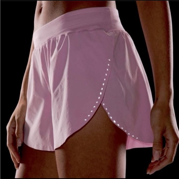 Lululemon fast & free shorts - Picture 1 of 8